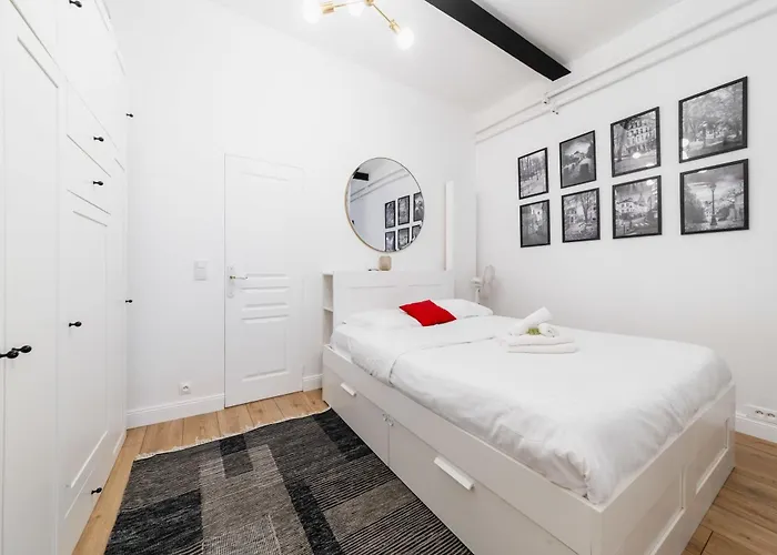 Confortable Equipe Sacre Coeur - 4p Appartement