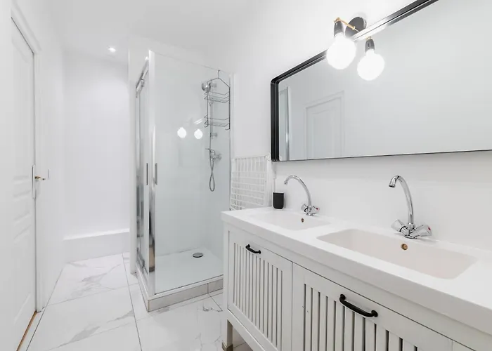 Appartement Confortable Equipe Sacre Coeur - 4p Parijs